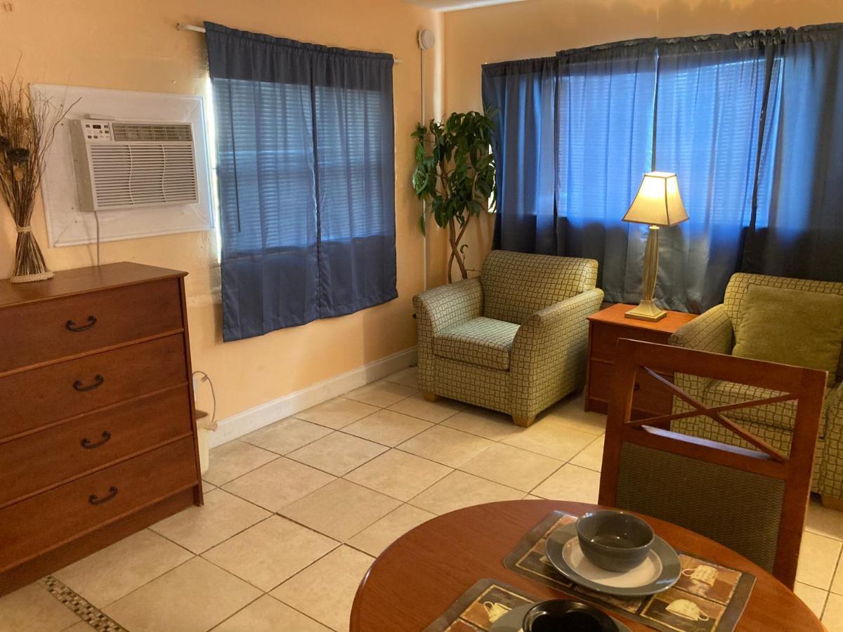 Michaels Siesta Motel Αγία Πετρούπολη Εξωτερικό φωτογραφία